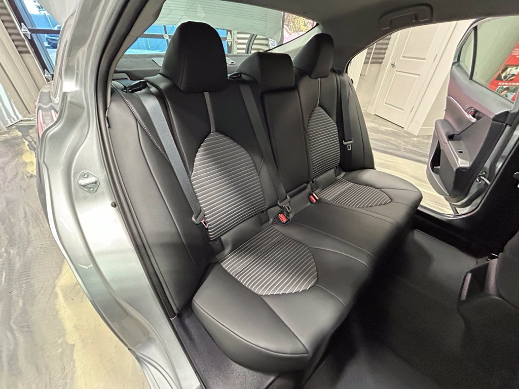 Used 2024 Toyota Camry SE FWD image 6