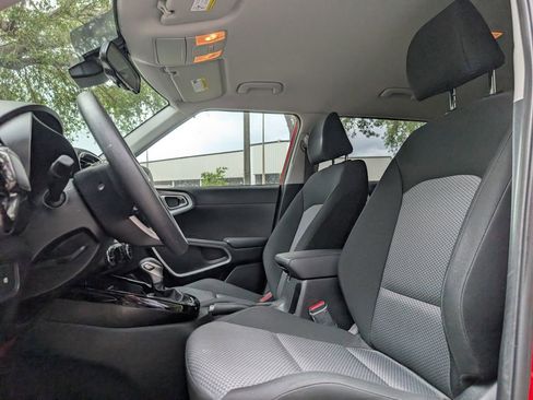 Used 2025 Kia Soul S image 15