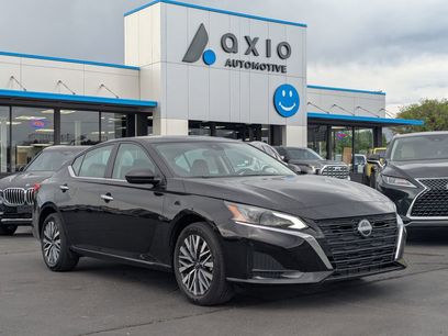 Used 2025 Nissan Altima 2.5 SV