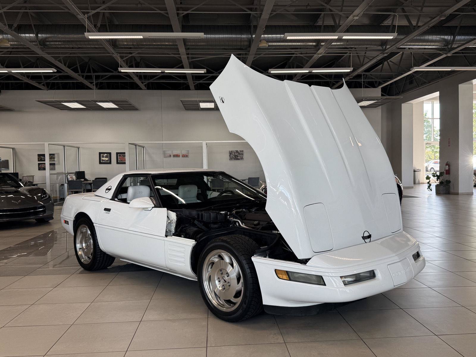 Used 1993 Chevrolet Corvette Convertible RWD image 47
