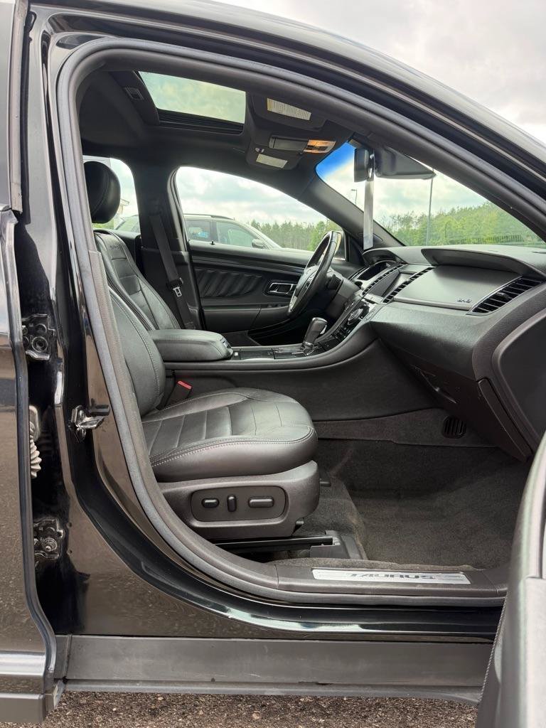 Used 2013 Ford Taurus SHO AWD/4WD image 16
