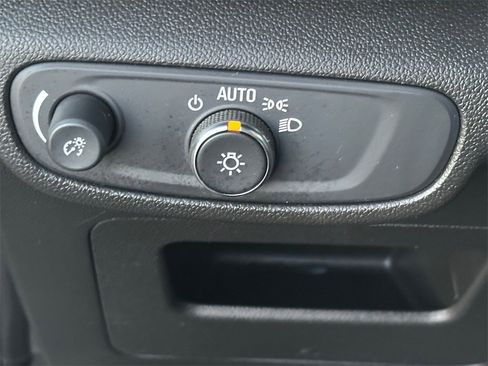 Used 2021 Chevrolet TrailBlazer LS image 19