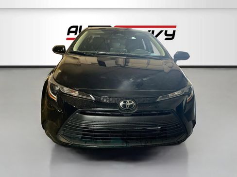 Used 2026 Toyota Corolla LE FWD image 2