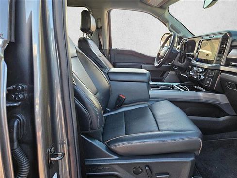 Used 2025 Ford F250 Lariat w/ Chrome Package image 23