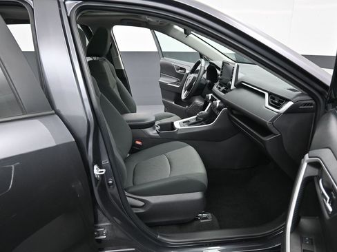 Certified 2022 Toyota RAV4 XLE image 34