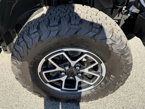 Certified 2024 Jeep Wrangler Unlimited Rubicon w/ Technology Group image 13