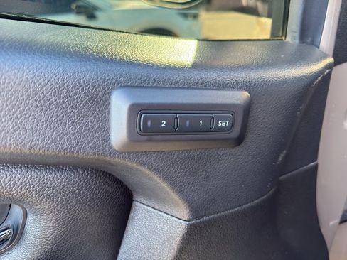 Used 2023 Nissan Titan PRO-4X w/ Pro-4x Convenience Package AWD/4WD image 13