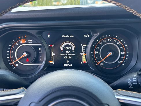 Used 2024 Jeep Wrangler Sahara image 17