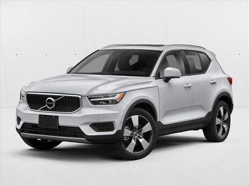 Used 2021 Volvo XC40 T5 Momentum image 1