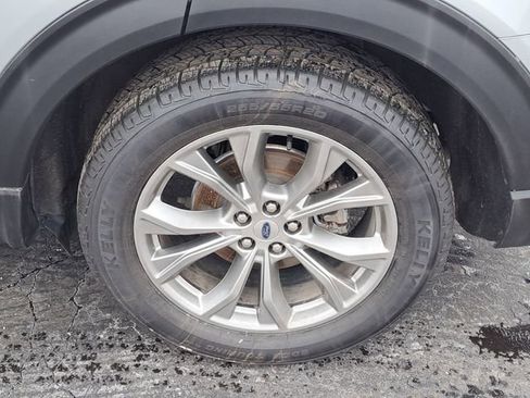 Certified 2023 Ford Explorer XLT w/ Equipment Group 202A image 5