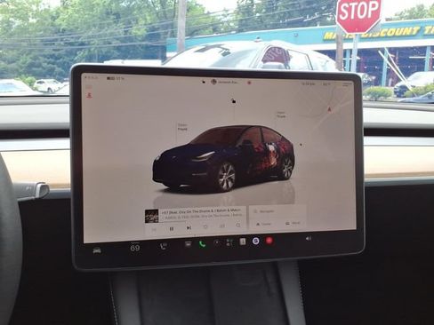 Used 2023 Tesla Model Y Long Range AWD/4WD image 17
