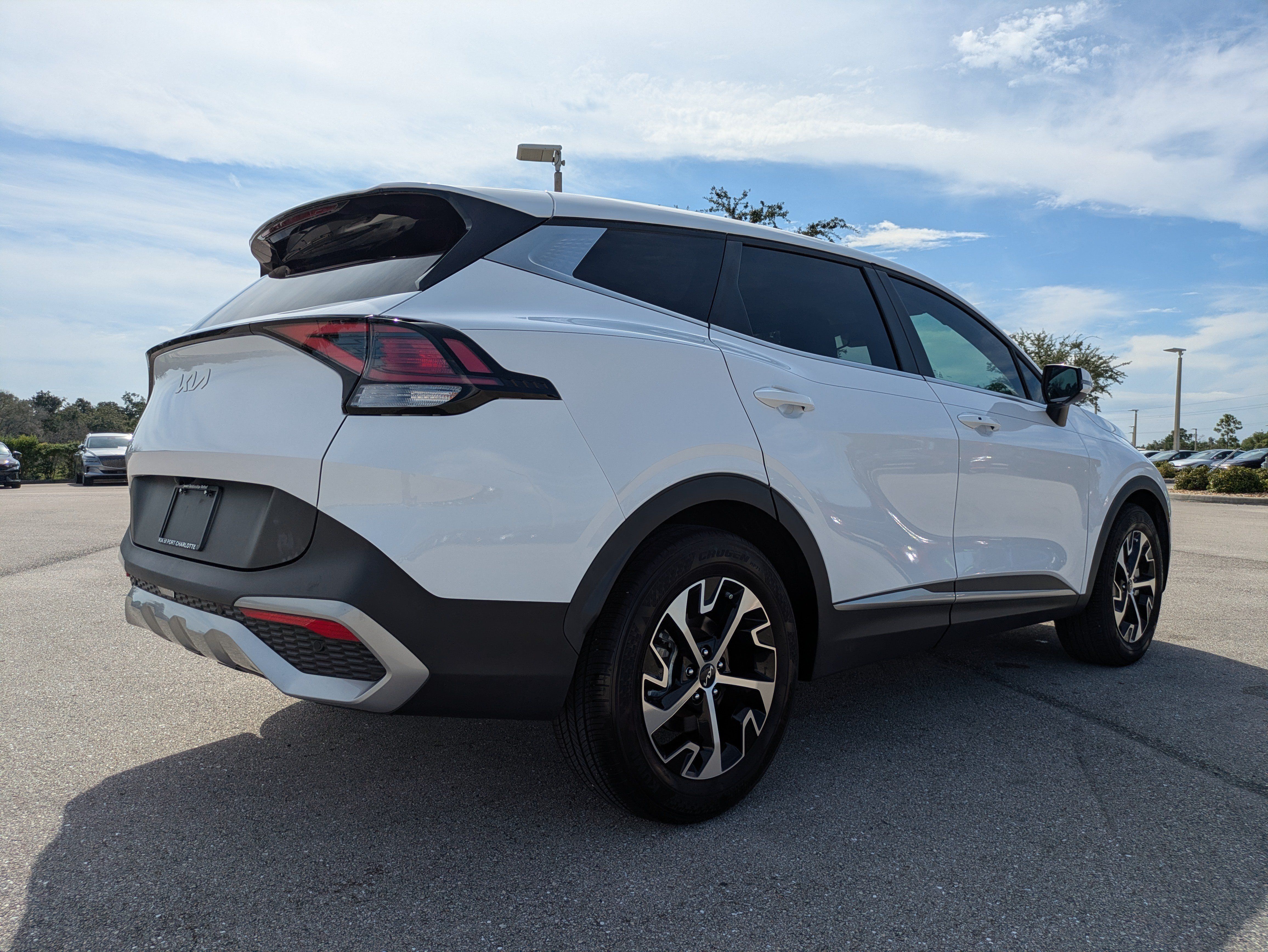 Used 2023 Kia Sportage EX FWD image 4