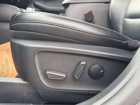 Used 2025 Ford Escape Platinum AWD/4WD image 15