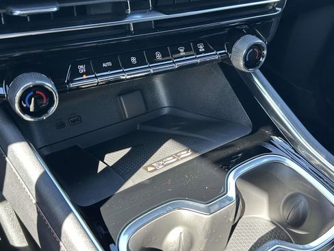 New 2026 Chevrolet Traverse Z71 w/ Enhanced Driving Package image 26