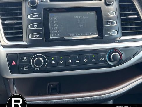 Used 2015 Toyota Highlander LE AWD/4WD image 10