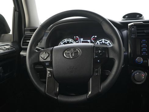 Used 2020 Toyota 4Runner TRD Off-Road Premium AWD/4WD image 16
