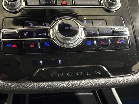 Used 2021 Lincoln Corsair Reserve w/ Equipment Group 201A FWD image 17