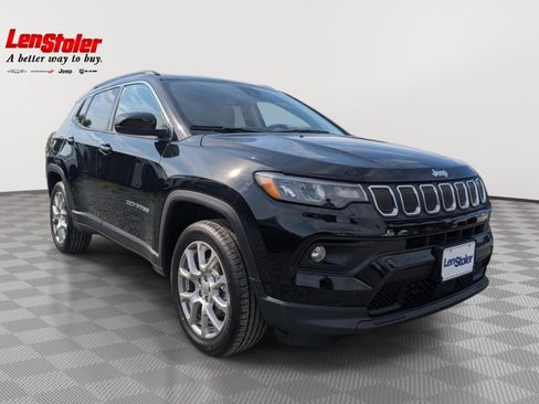 Used 2022 Jeep Compass Latitude AWD/4WD image 7