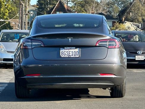 Used 2018 Tesla Model 3 Long Range image 5