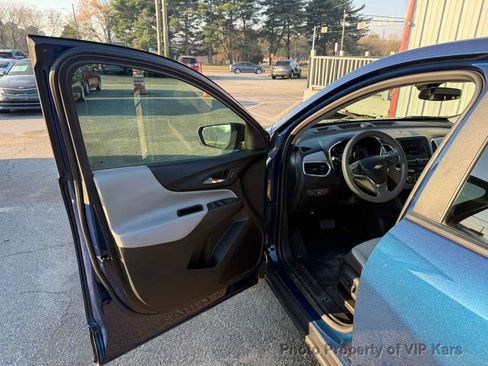 Used 2022 Chevrolet Equinox LS w/ LS Convenience Package image 9