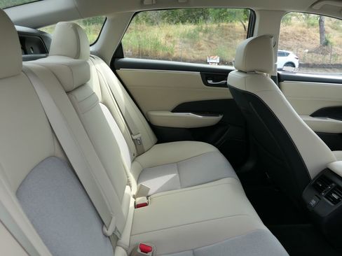 Used 2021 Honda Clarity Plug-In Hybrid image 25