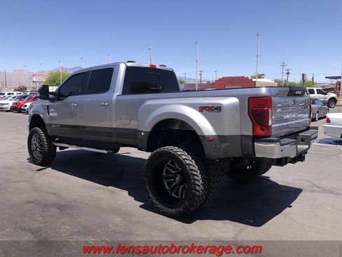 Used 2020 Ford F350 Lariat AWD/4WD image 8
