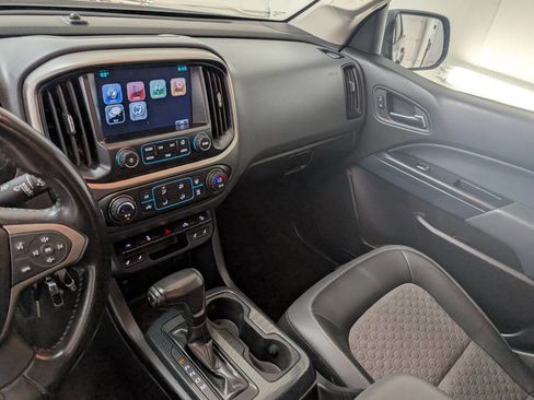 Used 2015 Chevrolet Colorado Z71 image 12