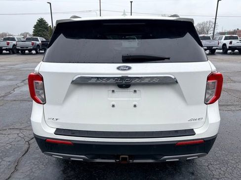 Used 2023 Ford Explorer XLT w/ Equipment Group 202A image 8