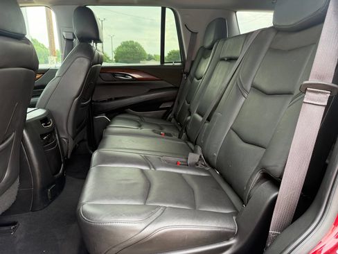 Used 2016 Cadillac Escalade Premium AWD/4WD image 10