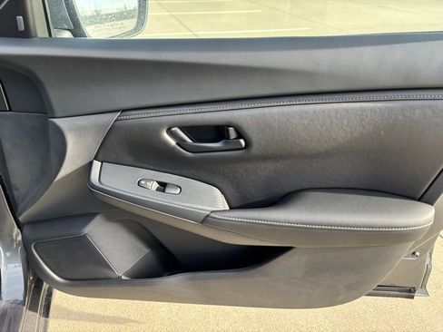 Used 2025 Nissan Sentra S image 12