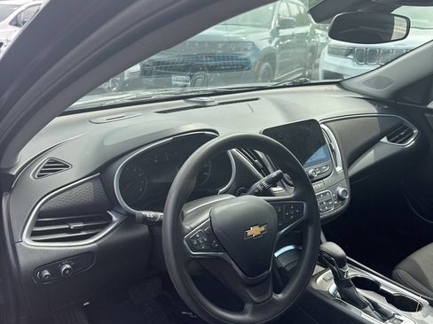 Used 2024 Chevrolet Malibu LT FWD image 11