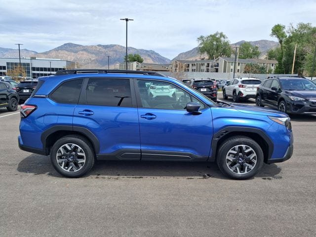 Used 2026 Subaru Forester Premium AWD/4WD image 2