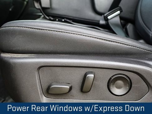 Certified 2025 GMC Sierra 1500 SLT image 11