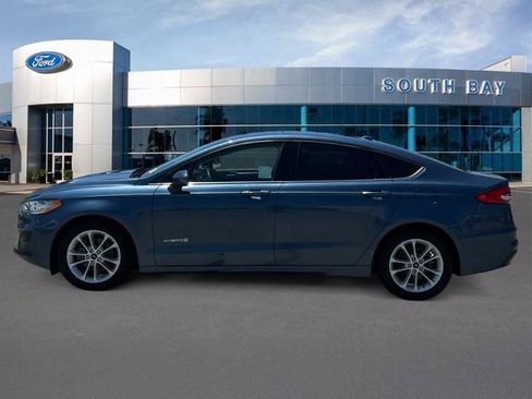 Certified 2019 Ford Fusion SE FWD image 2