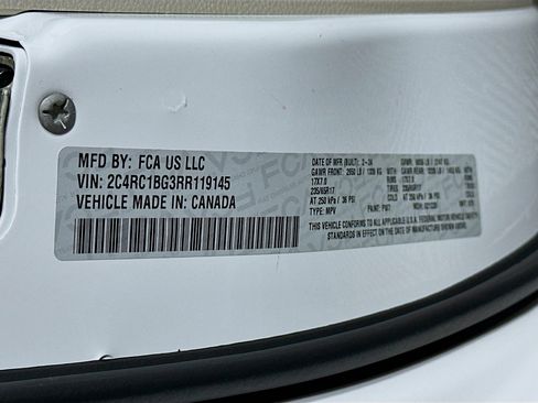 Used 2024 Chrysler Pacifica Touring-L image 12