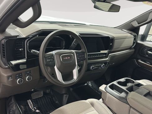 Used 2024 GMC Sierra 3500 SLE w/ SLE Convenience Package image 18