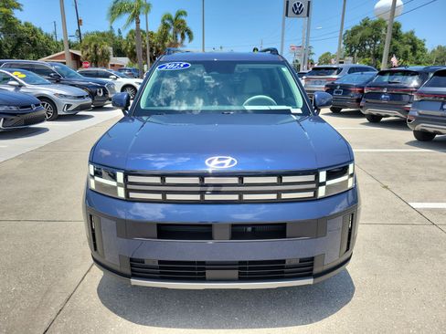 Used 2025 Hyundai Santa Fe SEL FWD image 2