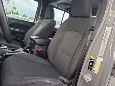 Used 2020 Jeep Gladiator Sport image 15