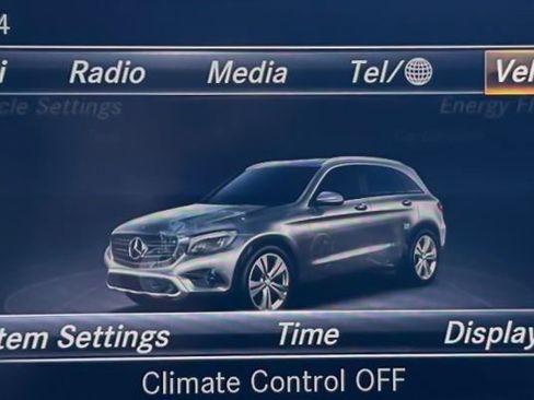 Used 2019 Mercedes-Benz GLC 350e 4MATIC image 23