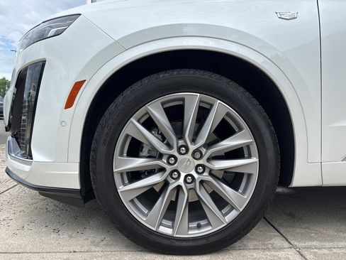 Used 2024 Cadillac XT6 Premium Luxury w/ Platinum Package image 17