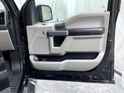 Used 2020 Ford F150 XLT w/ Equipment Group 302A Luxury AWD/4WD image 17