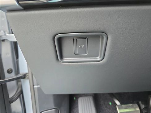 New 2025 Land Rover Range Rover SE image 25