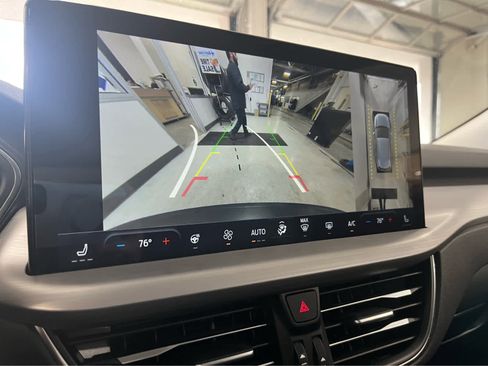 Used 2024 Ford Escape Platinum image 27