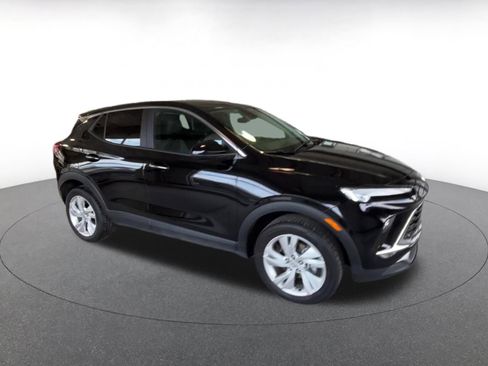Used 2025 Buick Encore GX Preferred image 2