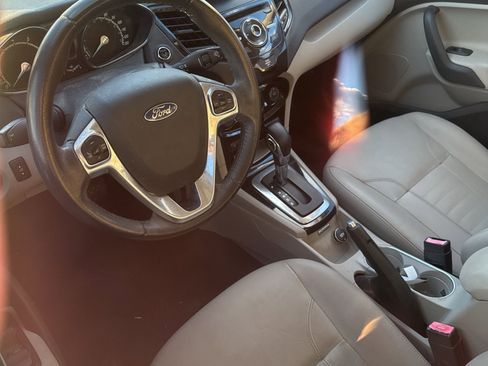 Used 2014 Ford Fiesta Titanium image 5