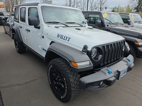 Used 2023 Jeep Wrangler Unlimited image 5