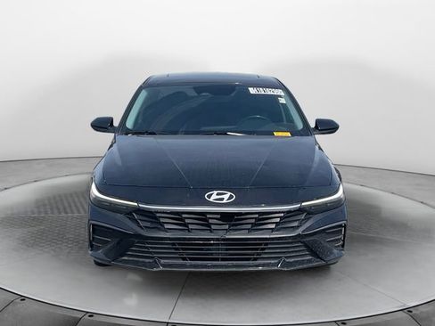 Used 2024 Hyundai Elantra SEL w/ Convenience Package image 8