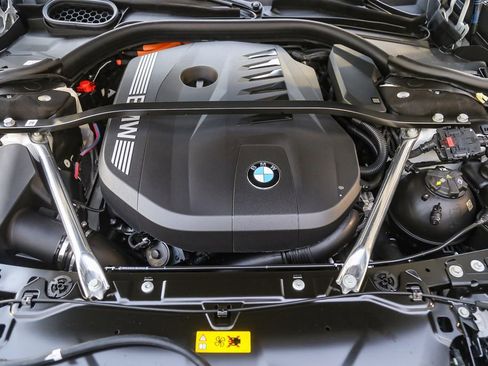New 2026 BMW 750e xDrive w/ Premium Package AWD/4WD image 23