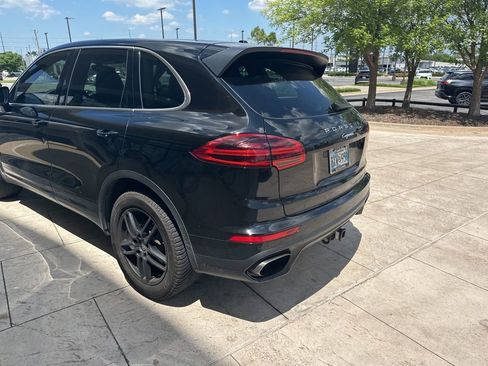 Used 2016 Porsche Cayenne AWD/4WD image 7