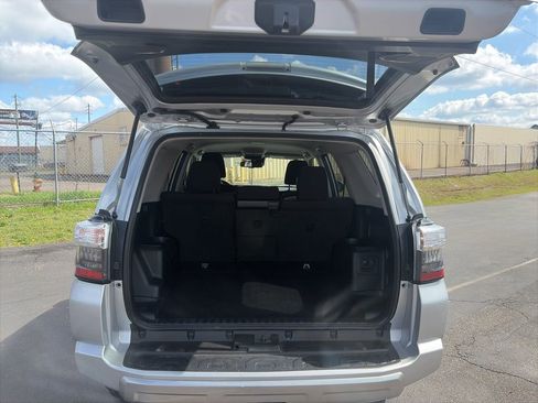 Used 2024 Toyota 4Runner TRD Off-Road image 10